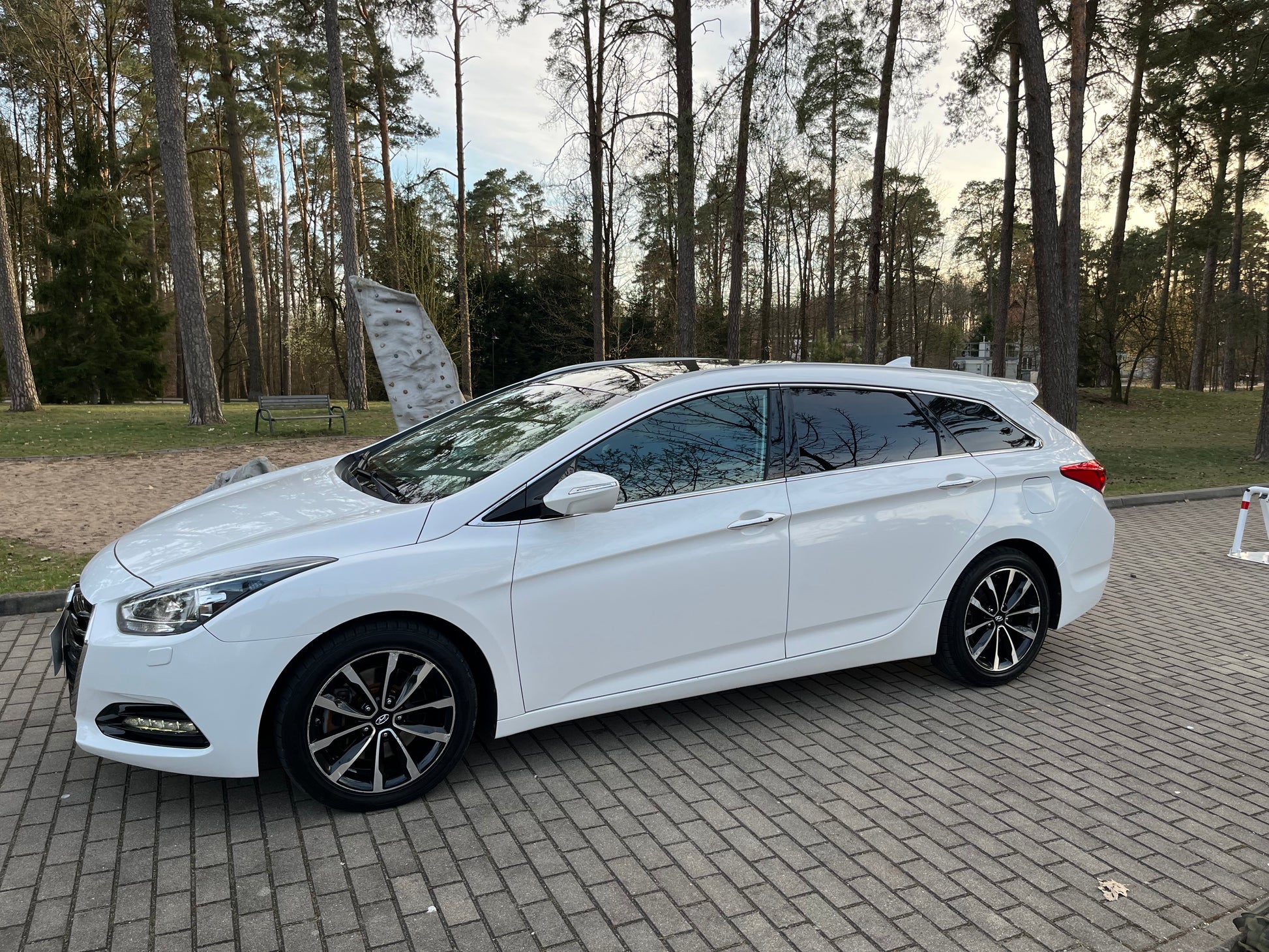 Hyundai i40 Kombi blue 1.7 CRDi DCT Premium