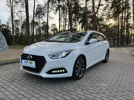 Hyundai i40 Kombi blue 1.7 CRDi DCT Premium